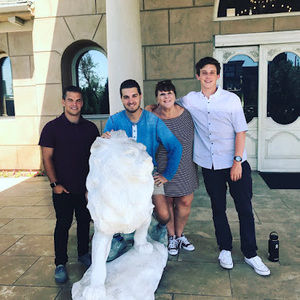 Meet your Posher, Leah